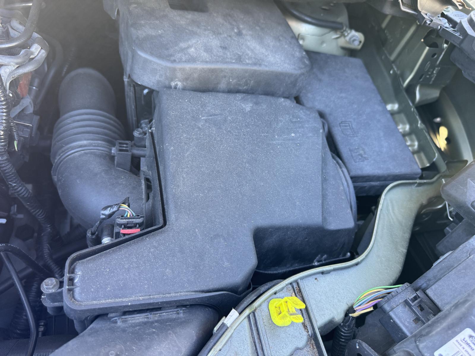 View FORD KUGA 2013 5 Door Station Wagon Breaking