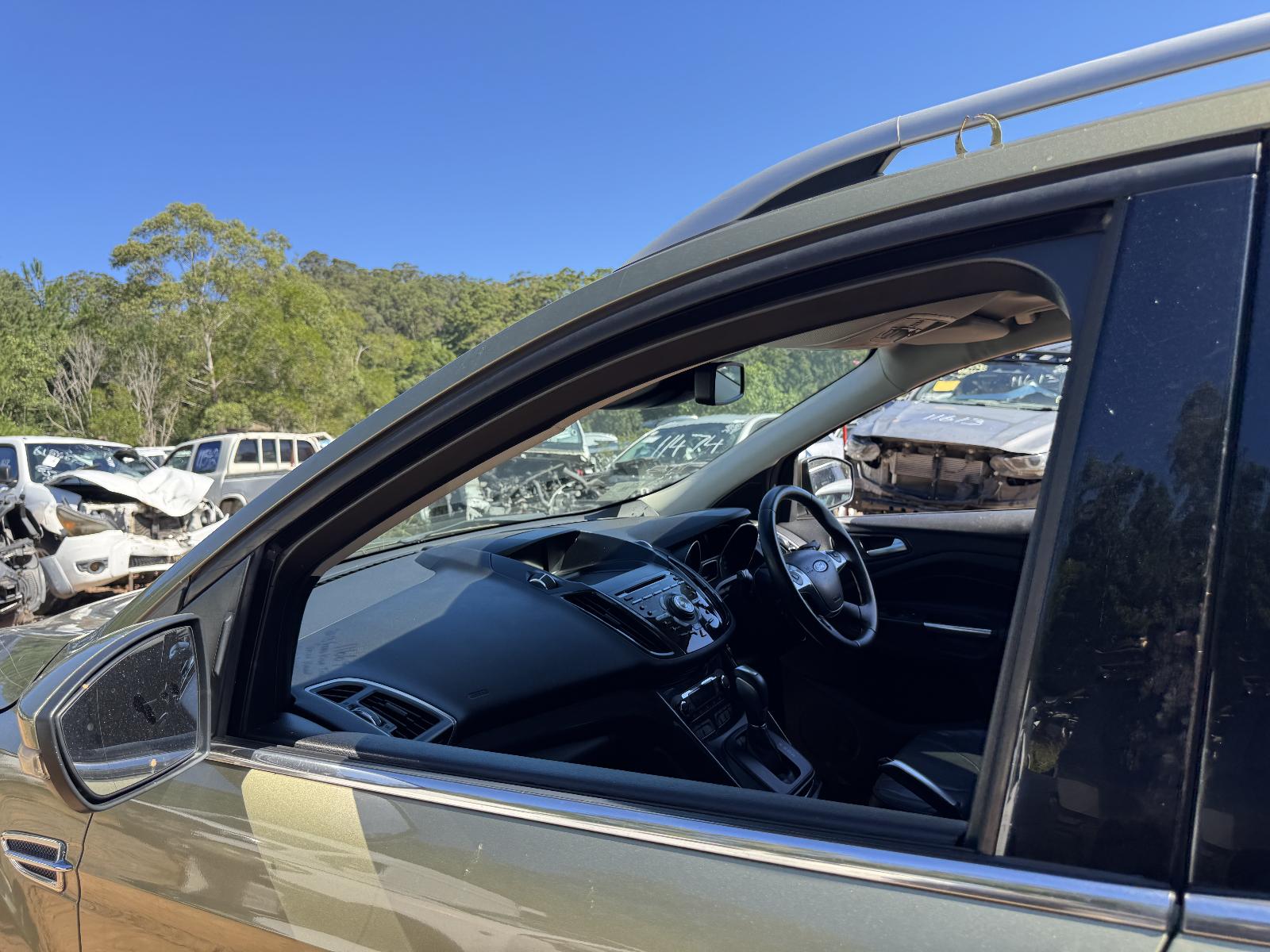 View FORD KUGA 2013 5 Door Station Wagon Breaking