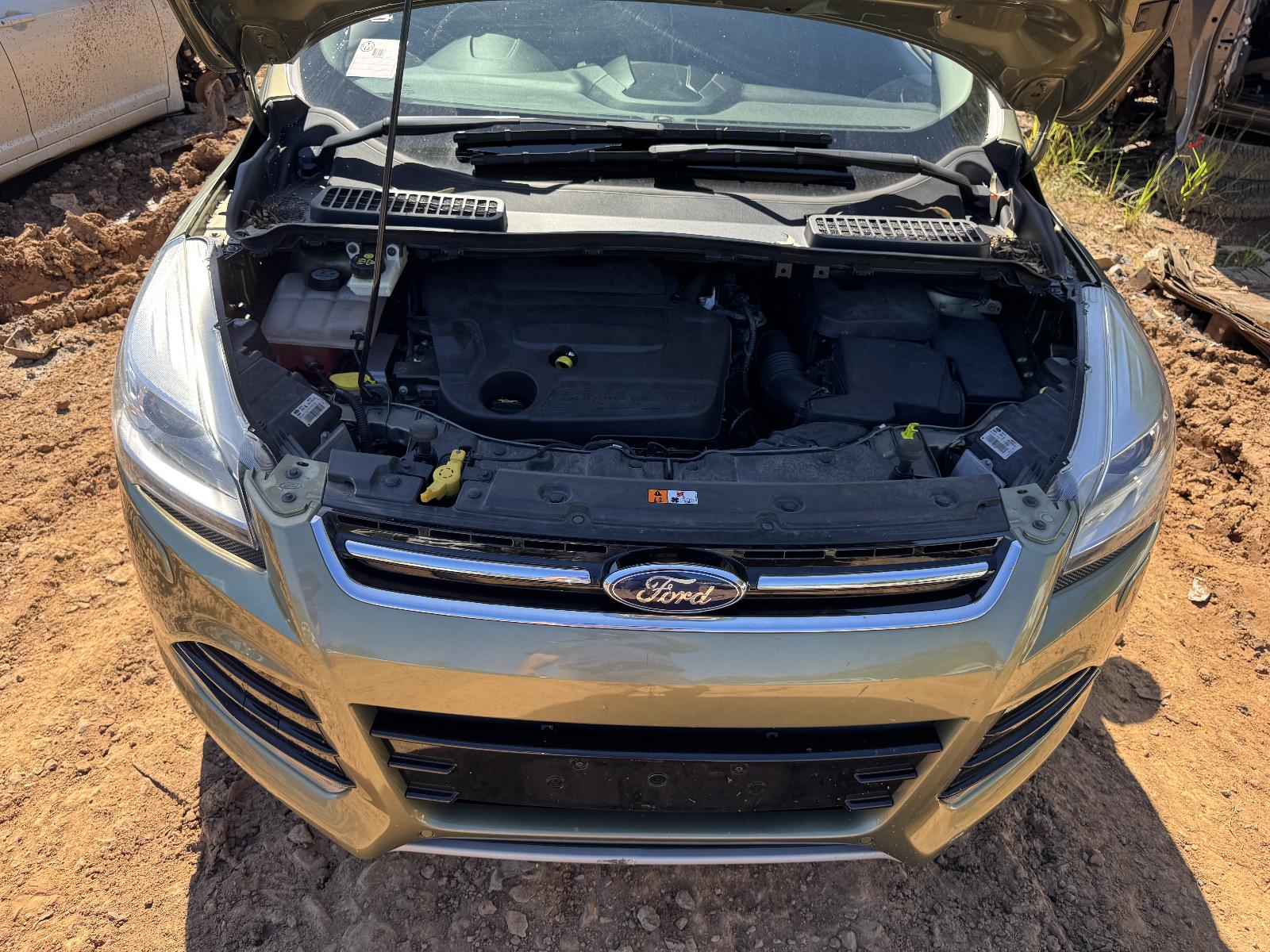 View FORD KUGA 2013 5 Door Station Wagon Breaking