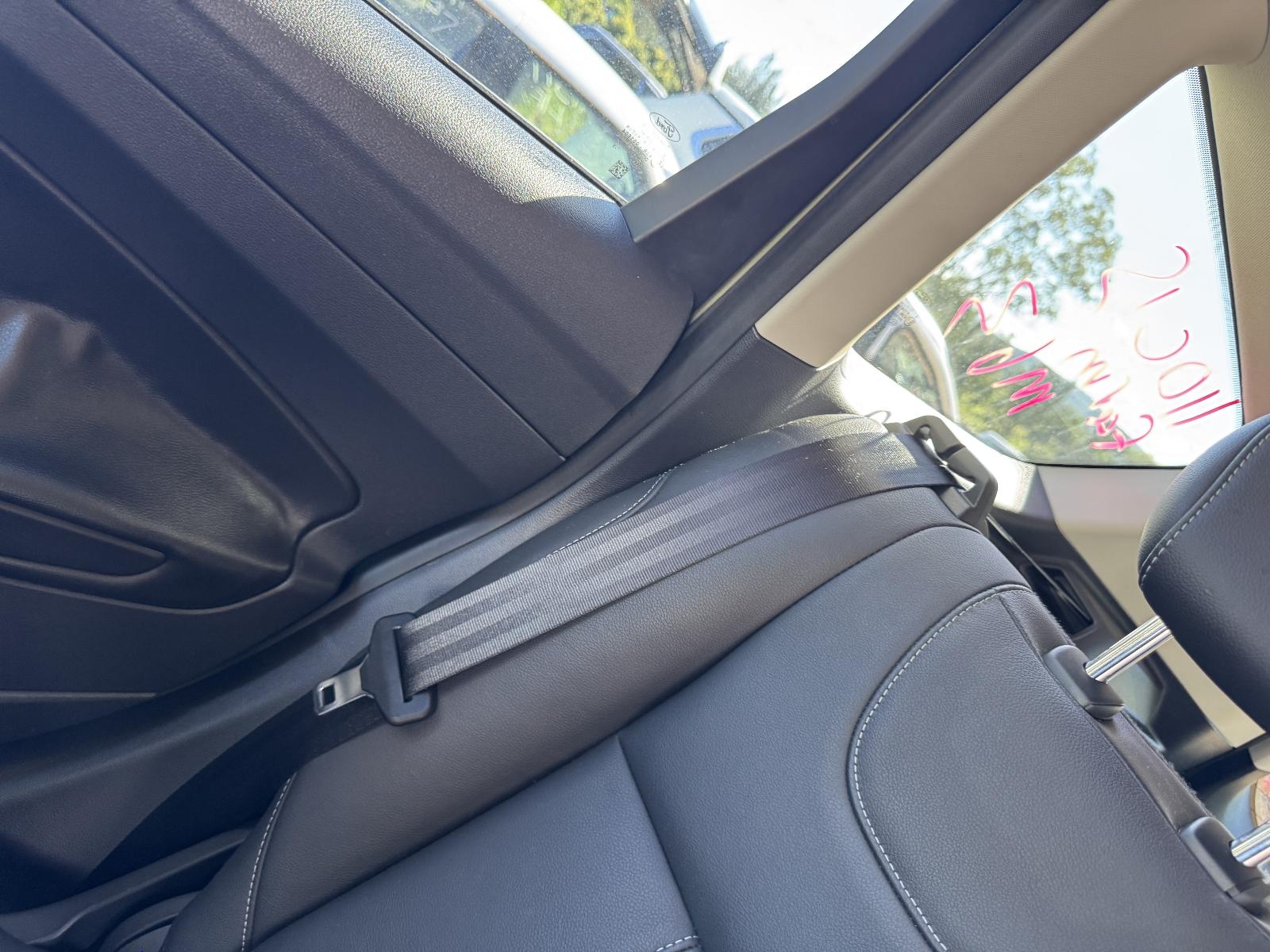 View FORD KUGA 2013 5 Door Station Wagon Breaking