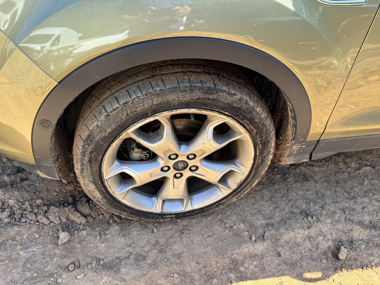View FORD KUGA 2013 5 Door Station Wagon Breaking