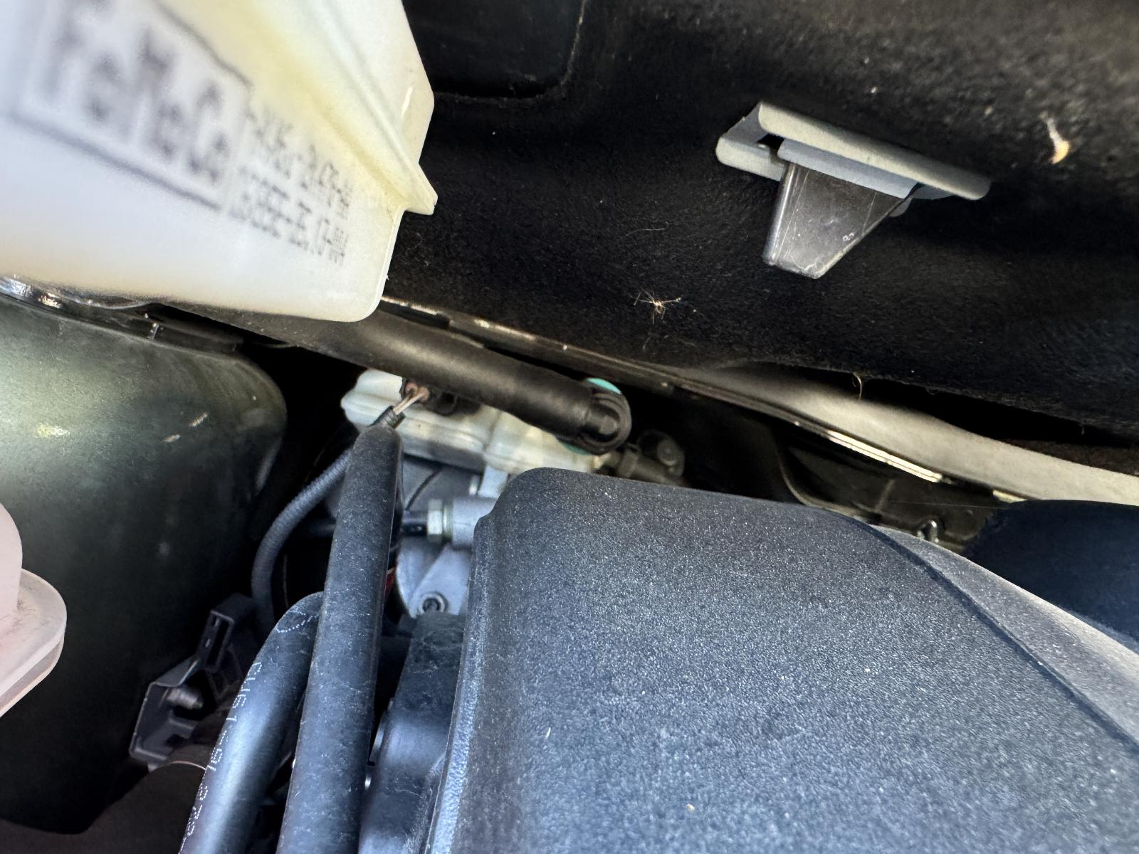 View FORD KUGA 2013 5 Door Station Wagon Breaking