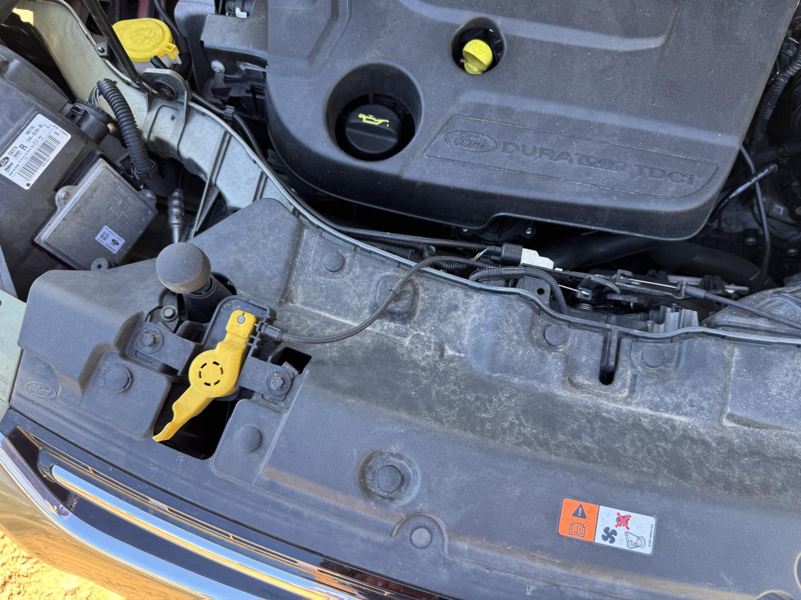View FORD KUGA 2013 5 Door Station Wagon Breaking