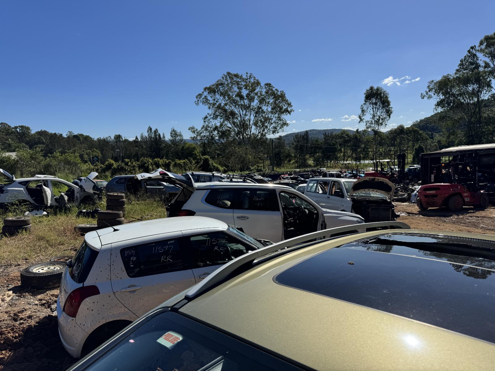 View FORD KUGA 2013 5 Door Station Wagon Breaking