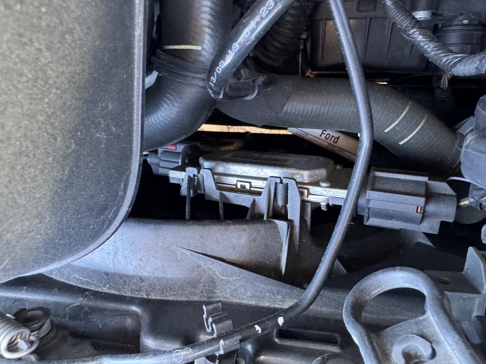View FORD KUGA 2013 5 Door Station Wagon Breaking