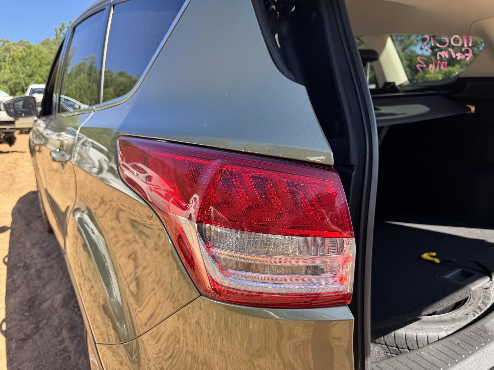 View FORD KUGA 2013 5 Door Station Wagon Breaking