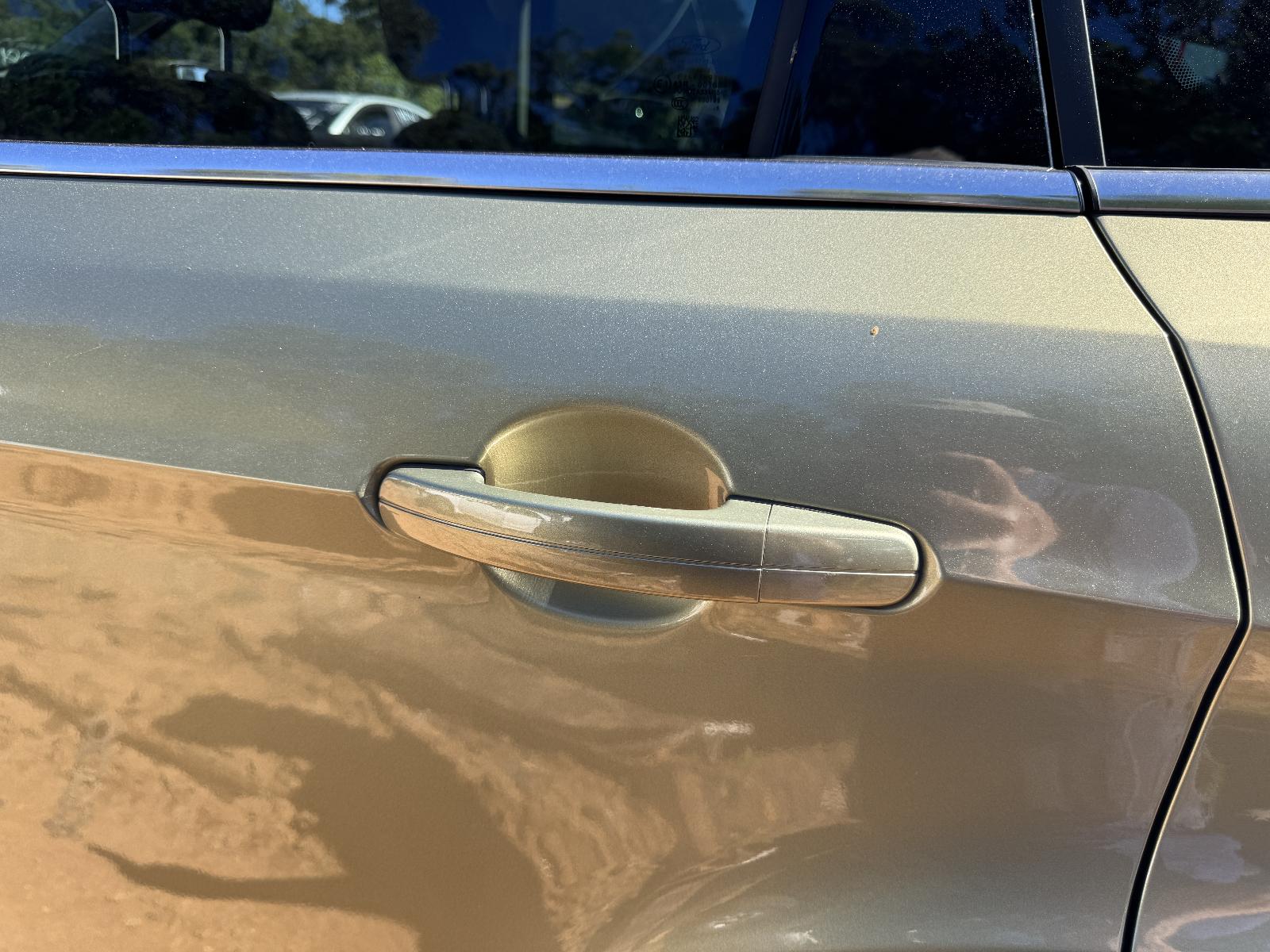 View FORD KUGA 2013 5 Door Station Wagon Breaking