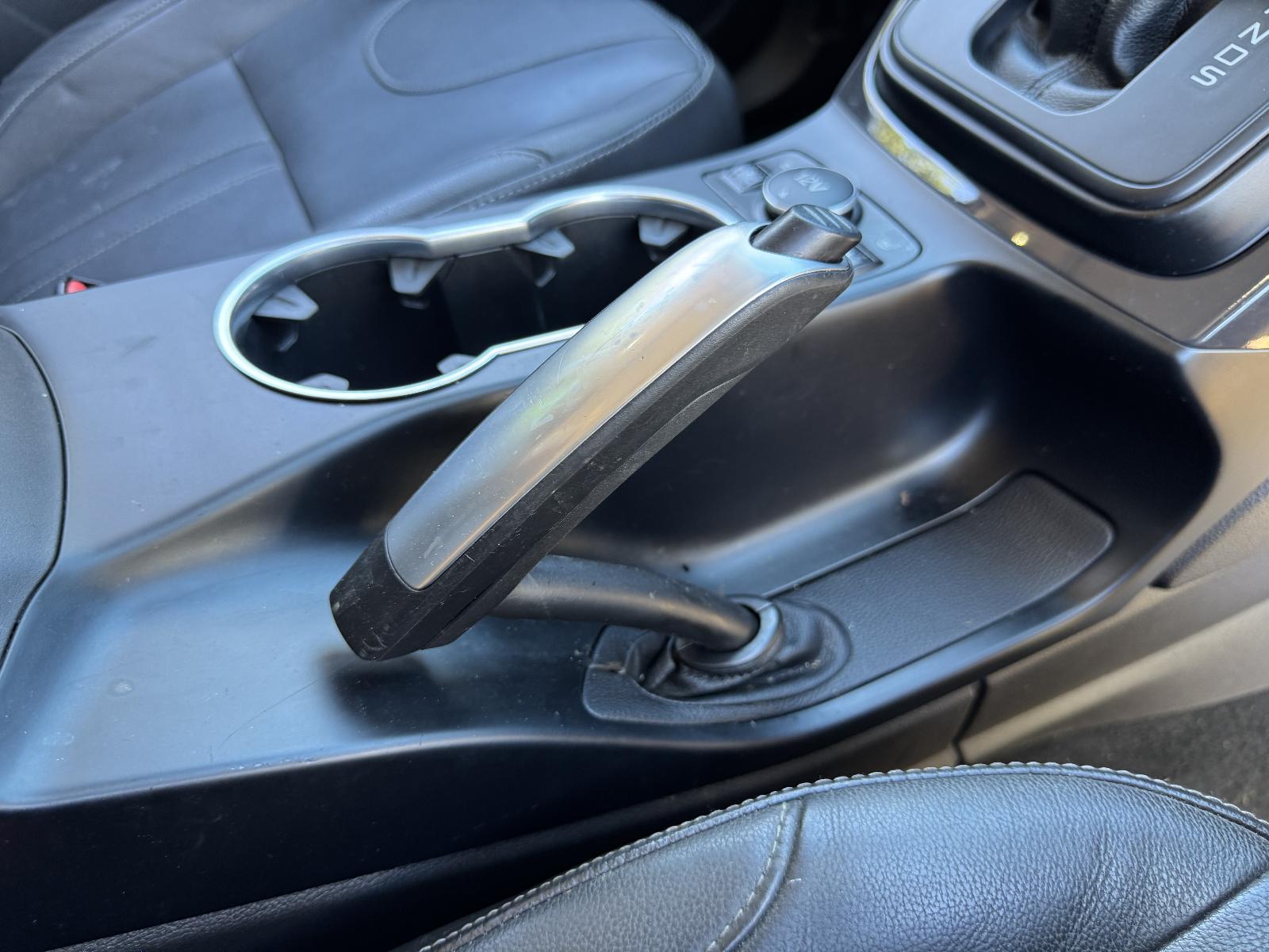 View FORD KUGA 2013 5 Door Station Wagon Breaking