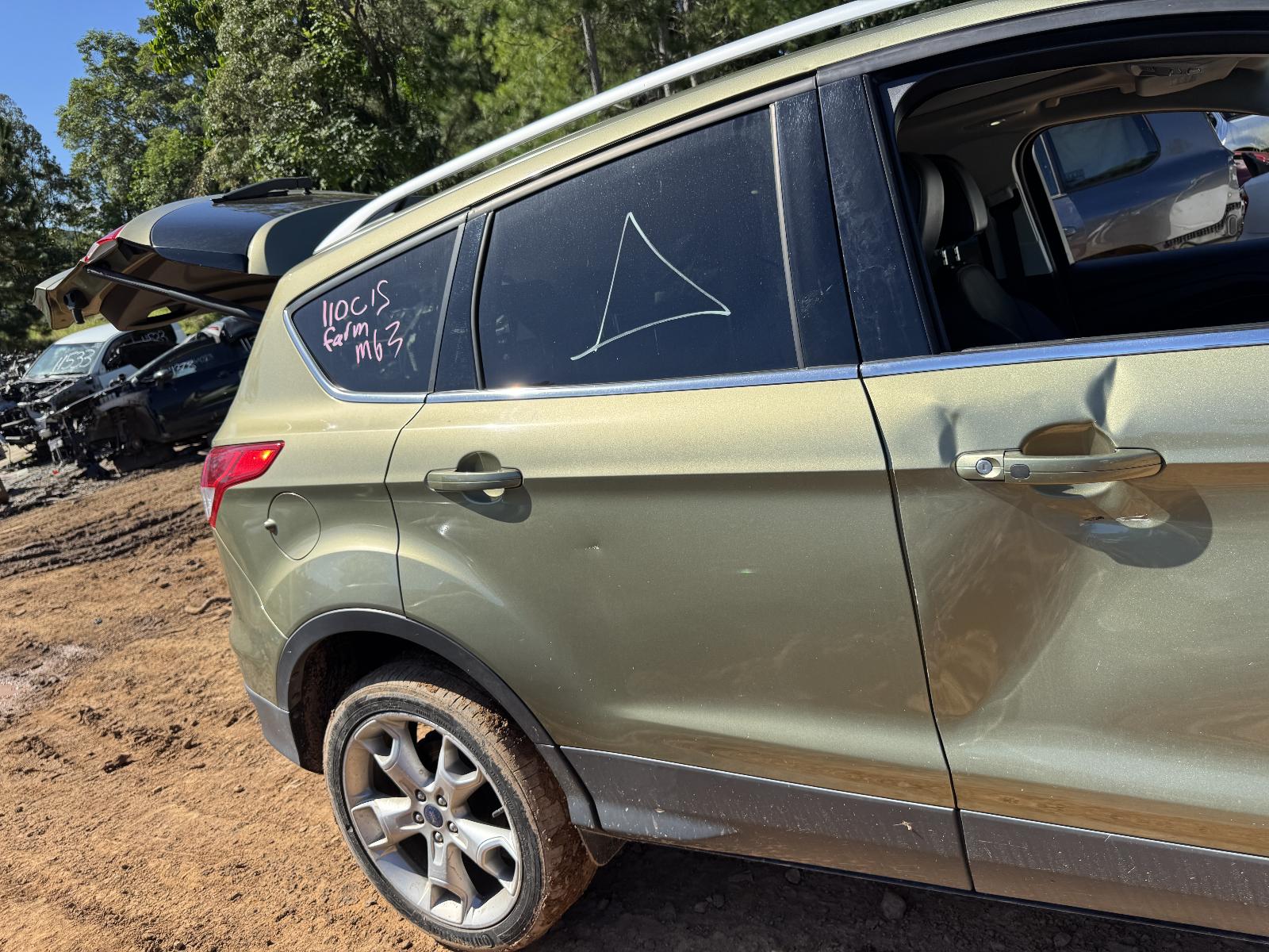 View FORD KUGA 2013 5 Door Station Wagon Breaking