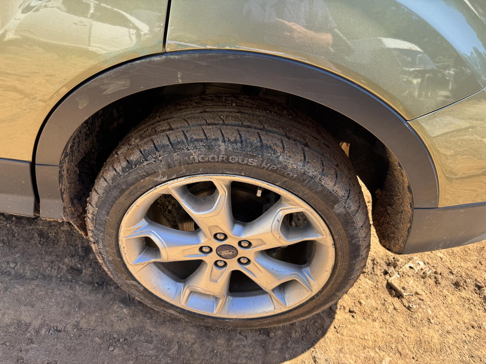 View FORD KUGA 2013 5 Door Station Wagon Breaking
