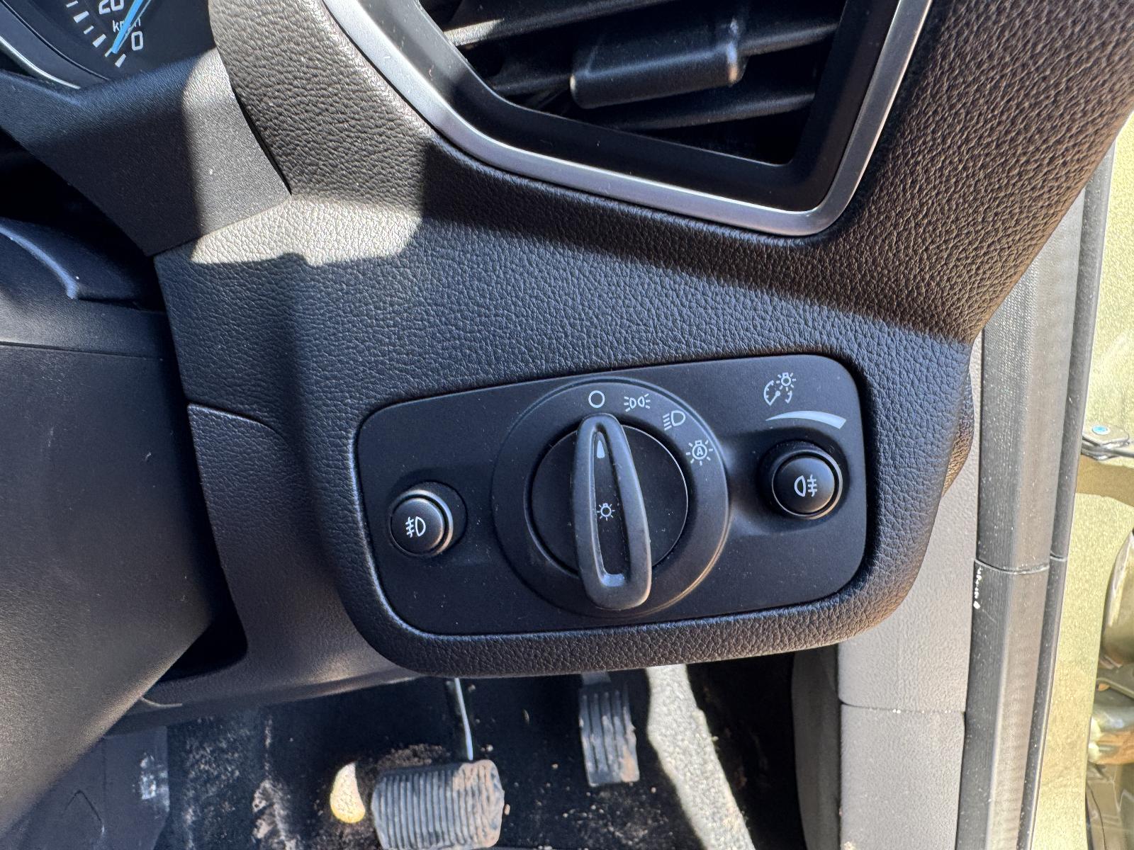 View FORD KUGA 2013 5 Door Station Wagon Breaking