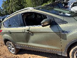 View FORD KUGA 2013 5 Door Station Wagon Breaking