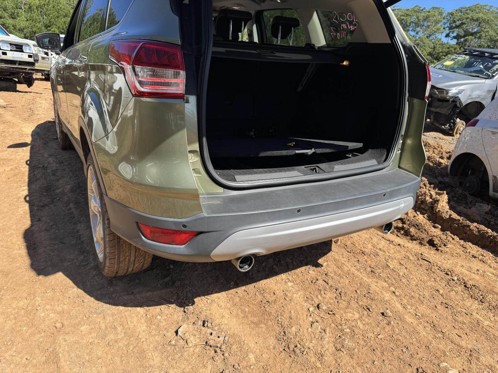 View FORD KUGA 2013 5 Door Station Wagon Breaking