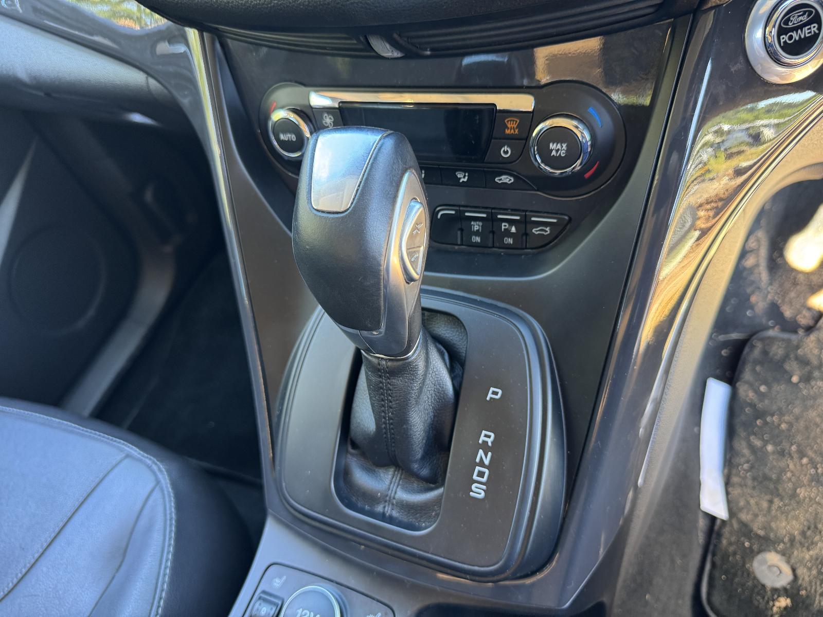 View FORD KUGA 2013 5 Door Station Wagon Breaking