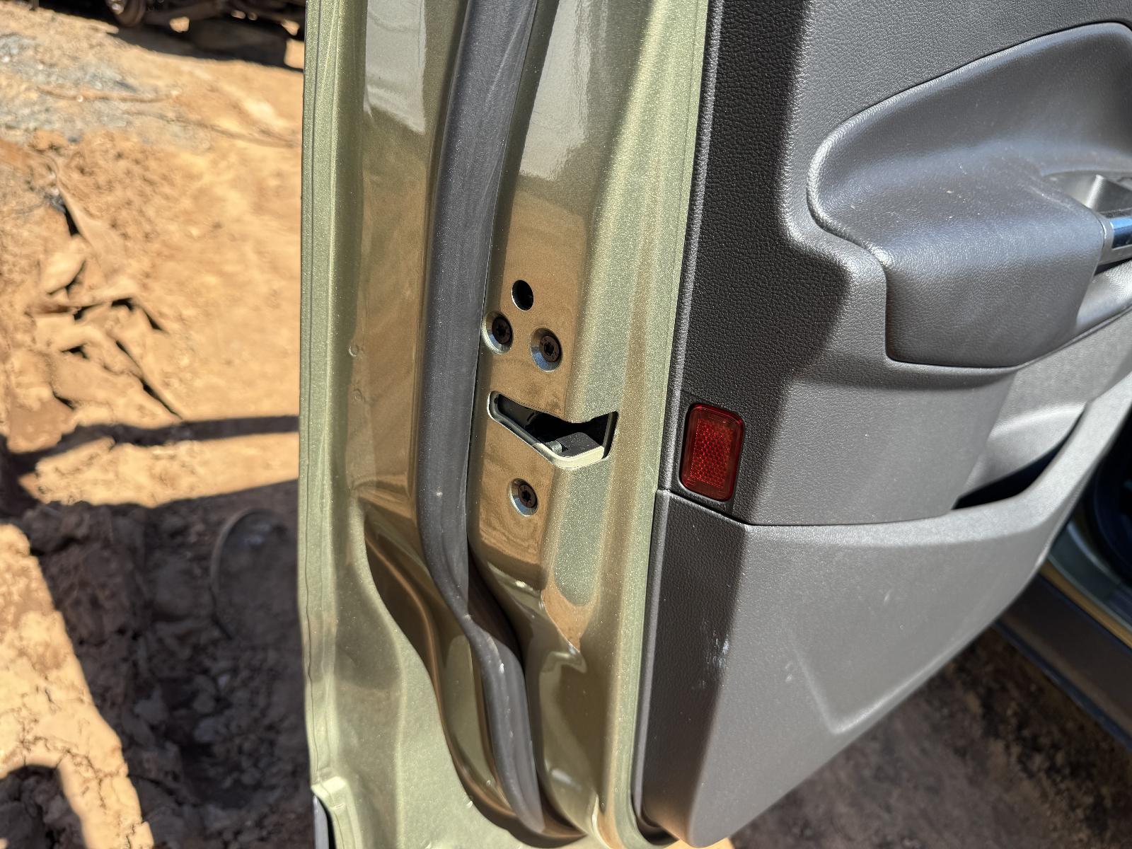 View FORD KUGA 2013 5 Door Station Wagon Breaking