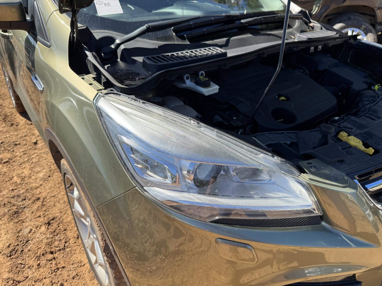 View FORD KUGA 2013 5 Door Station Wagon Breaking