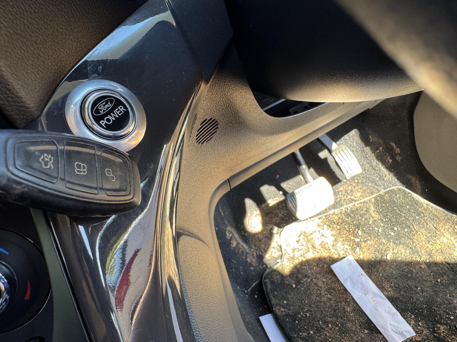 View FORD KUGA 2013 5 Door Station Wagon Breaking