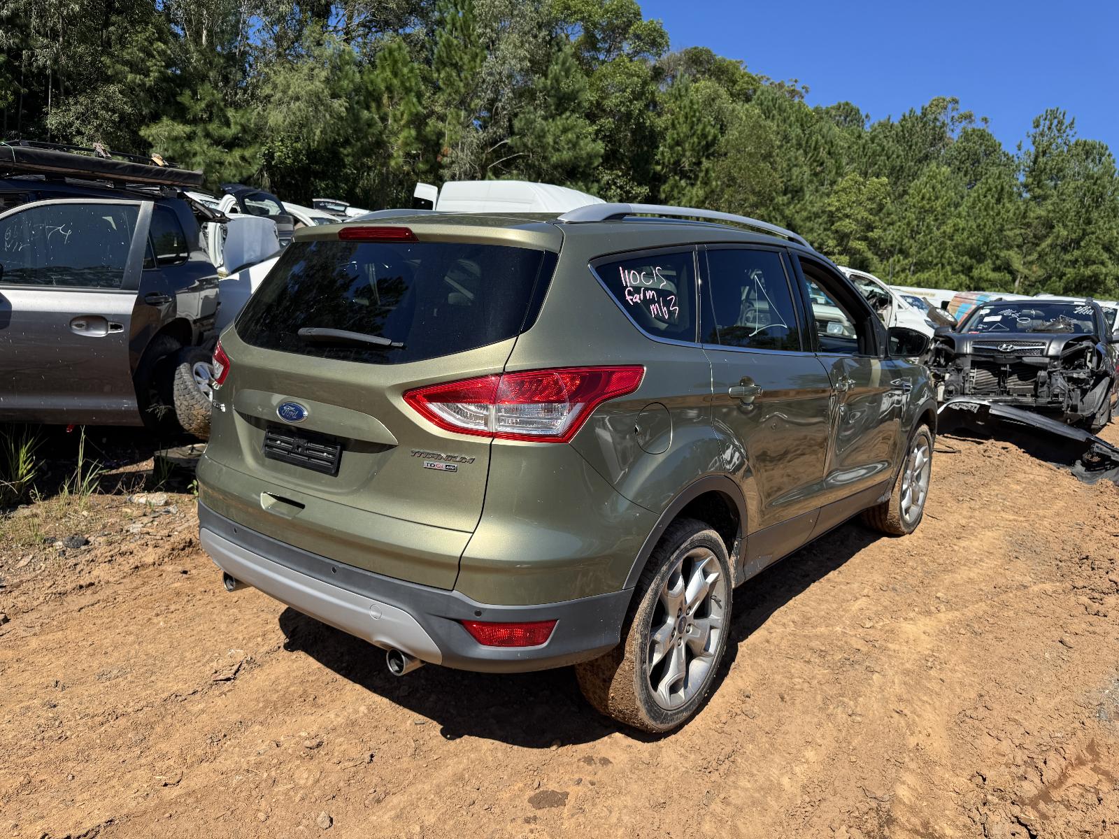 View FORD KUGA 2013 5 Door Station Wagon Breaking