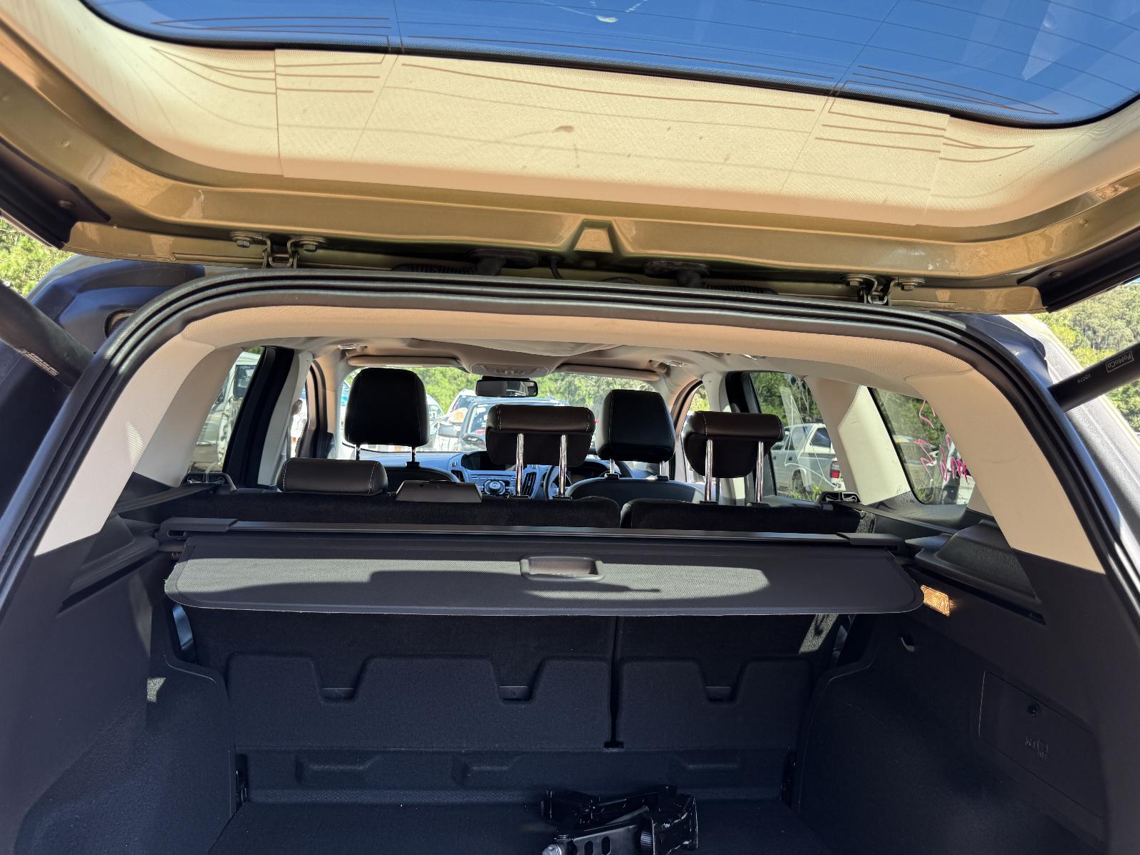 View FORD KUGA 2013 5 Door Station Wagon Breaking