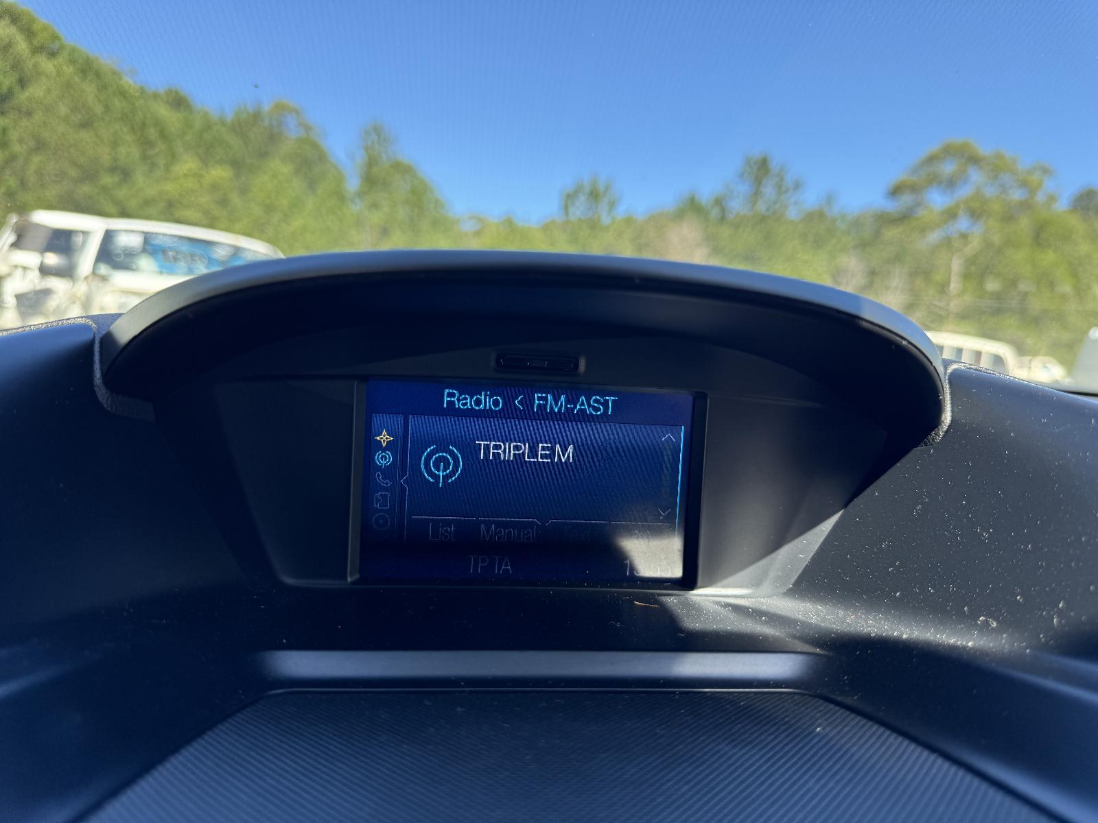 View FORD KUGA 2013 5 Door Station Wagon Breaking