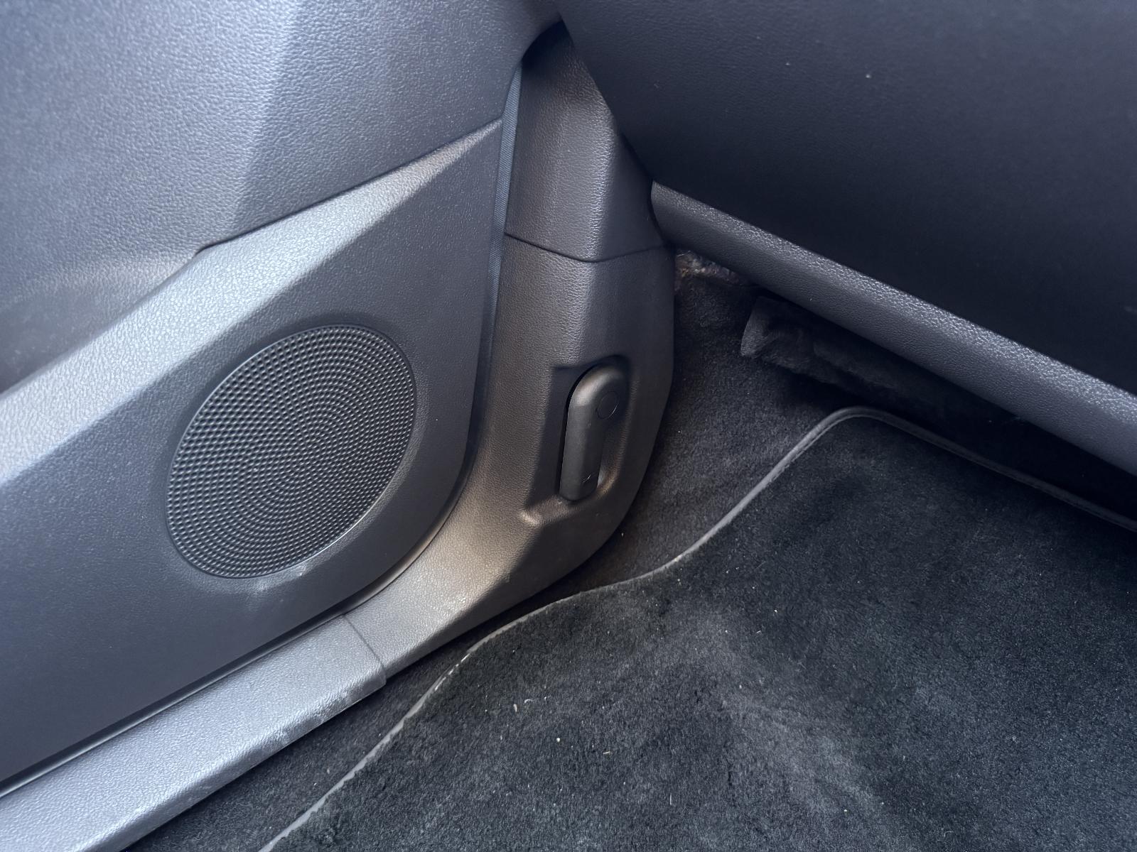 View FORD KUGA 2013 5 Door Station Wagon Breaking