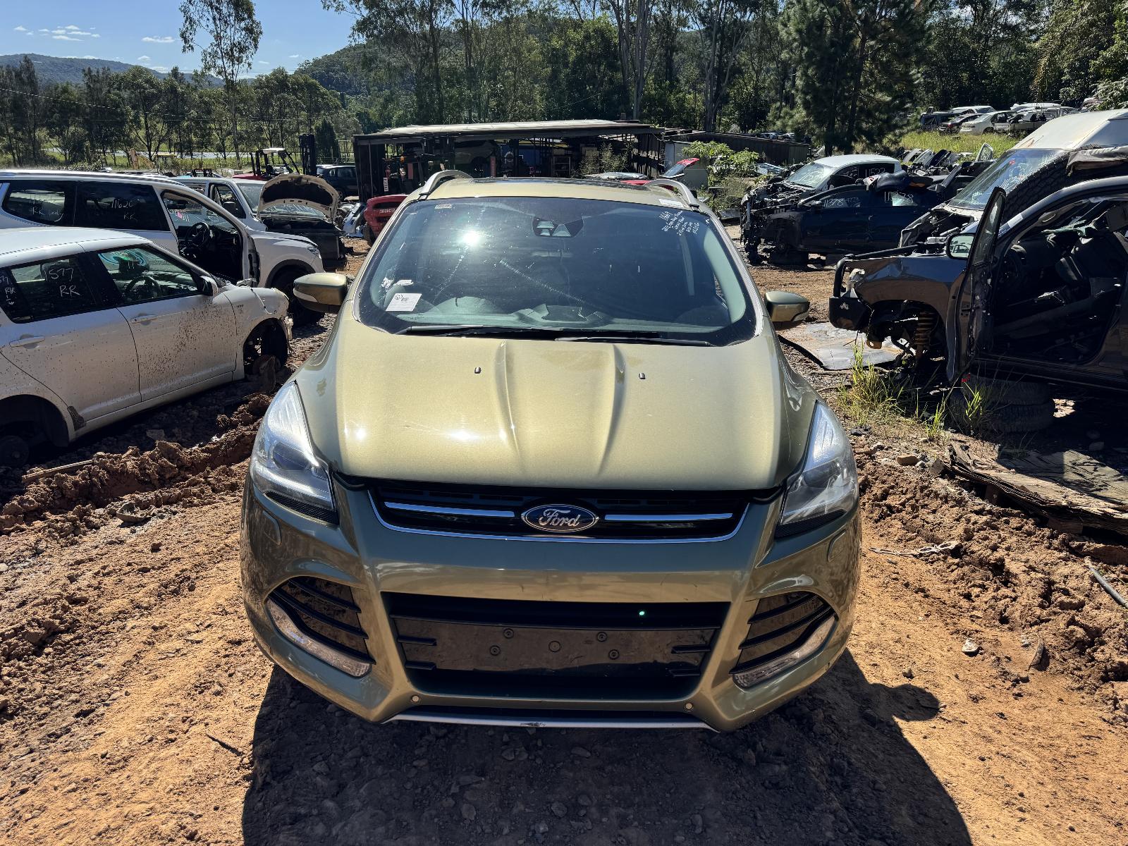 View FORD KUGA 2013 5 Door Station Wagon Breaking