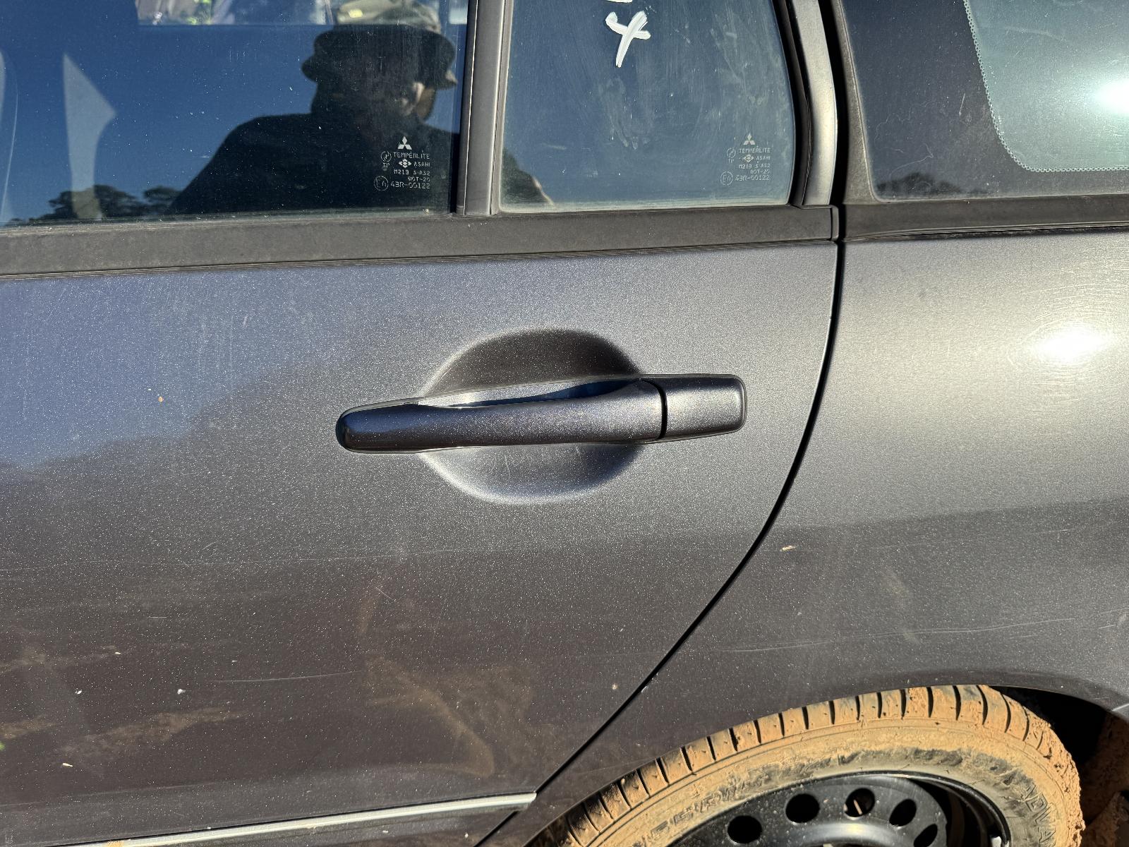 View MITSUBISHI LANCER 2005 5 Door Station Wagon Breaking