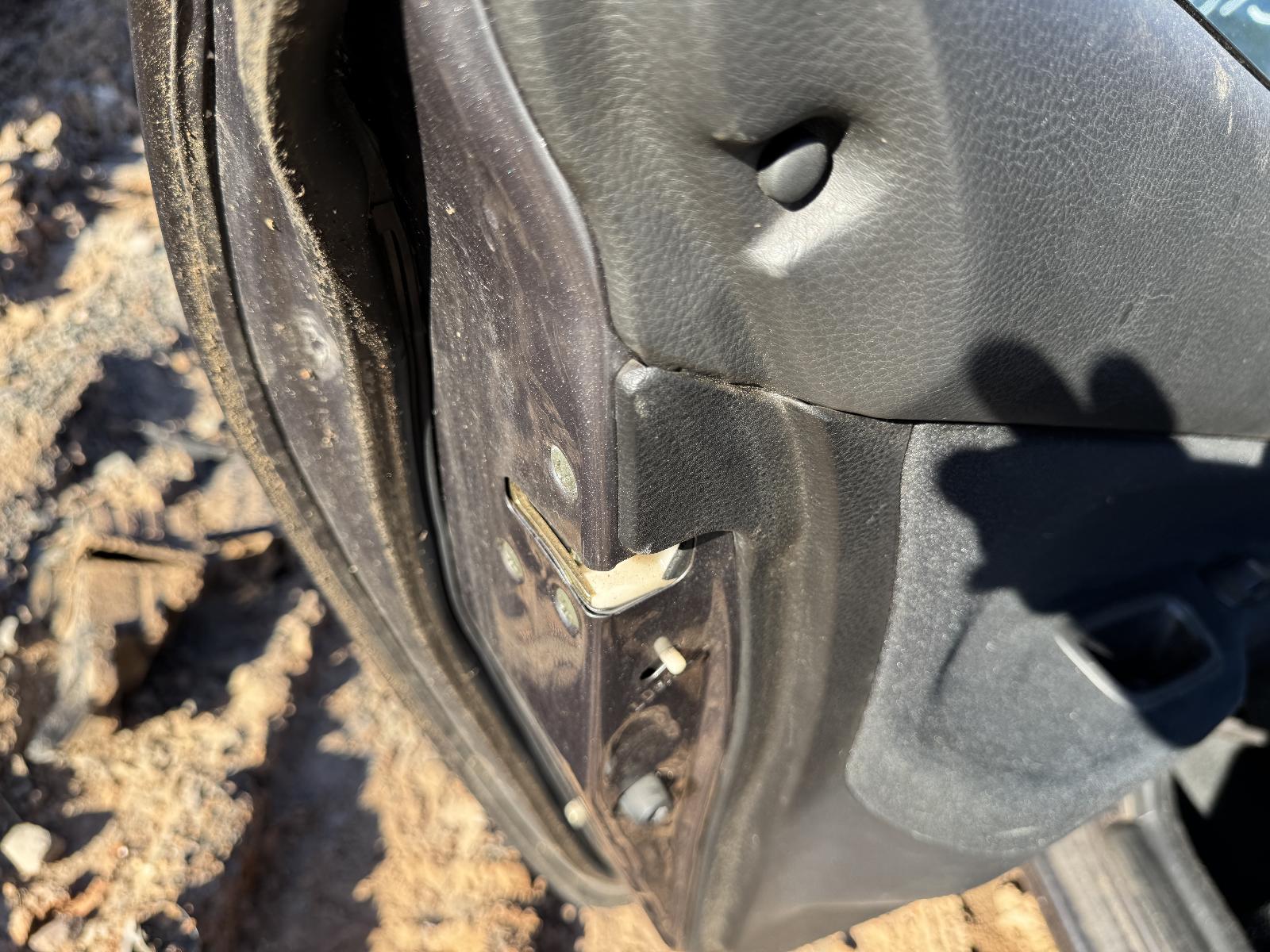 View MITSUBISHI LANCER 2005 5 Door Station Wagon Breaking