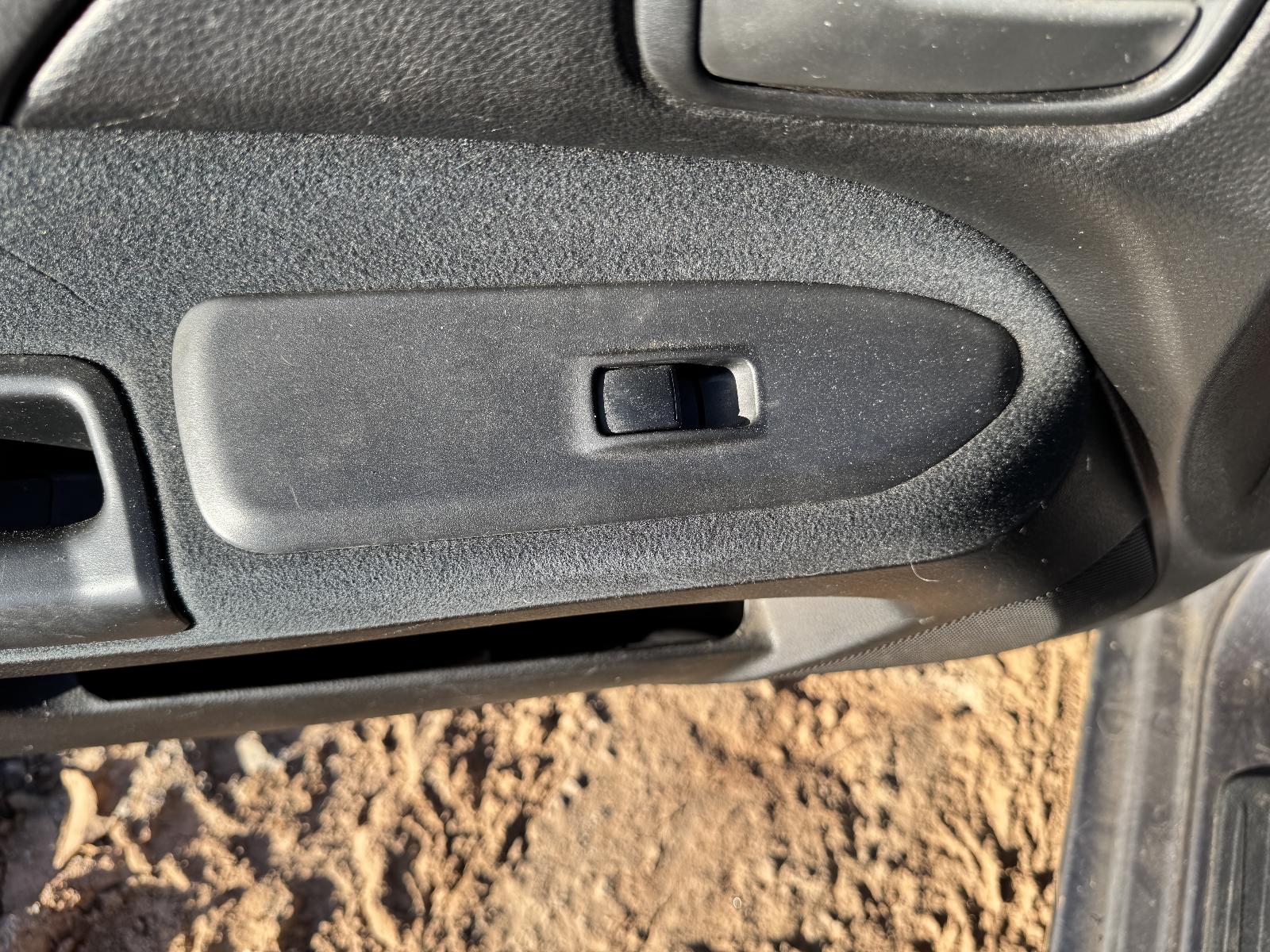 View MITSUBISHI LANCER 2005 5 Door Station Wagon Breaking