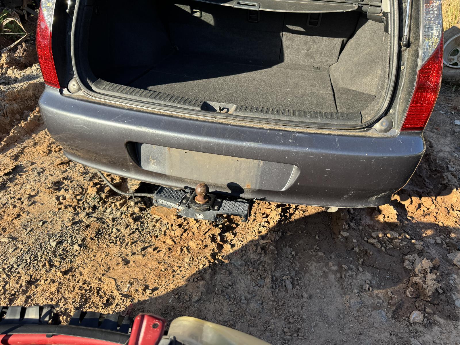 View MITSUBISHI LANCER 2005 5 Door Station Wagon Breaking