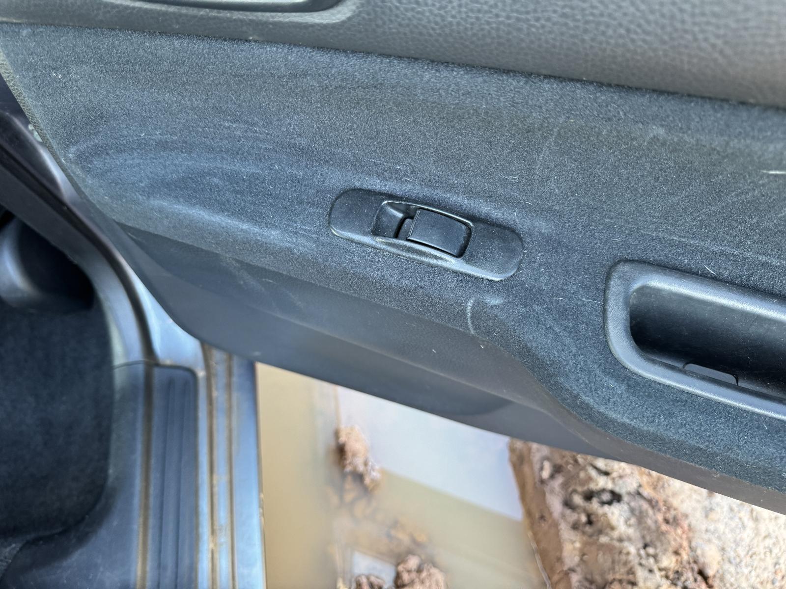 View MITSUBISHI LANCER 2005 5 Door Station Wagon Breaking