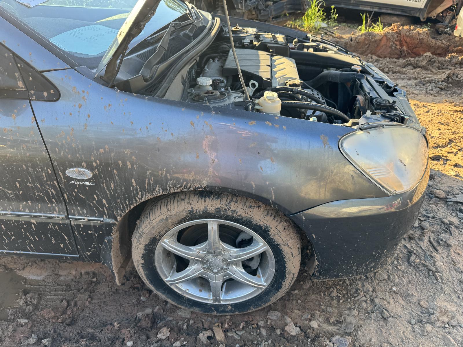 View MITSUBISHI LANCER 2005 5 Door Station Wagon Breaking