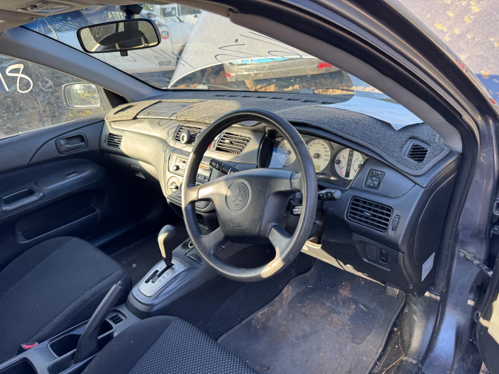View MITSUBISHI LANCER 2005 5 Door Station Wagon Breaking