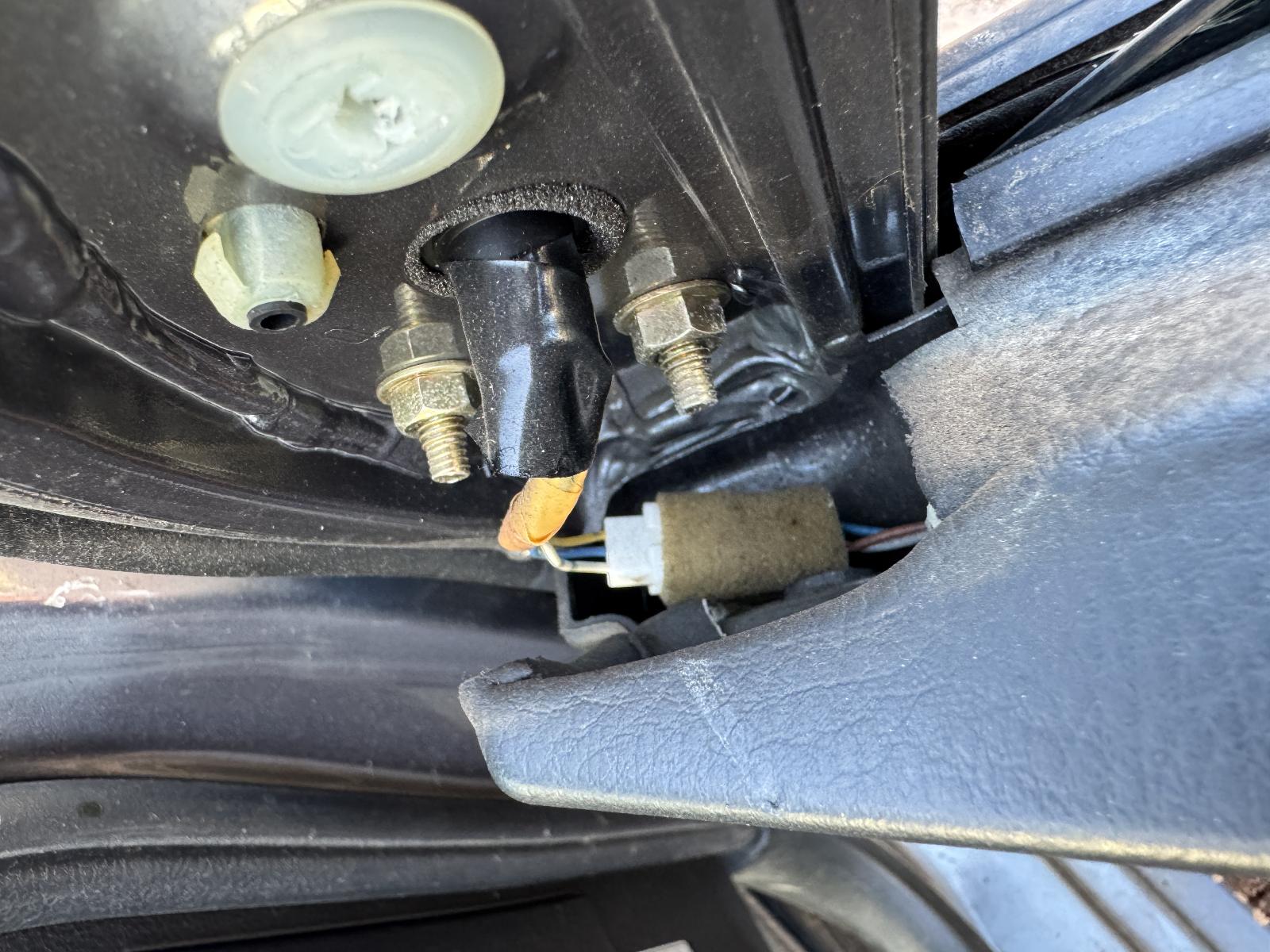 View MITSUBISHI LANCER 2005 5 Door Station Wagon Breaking