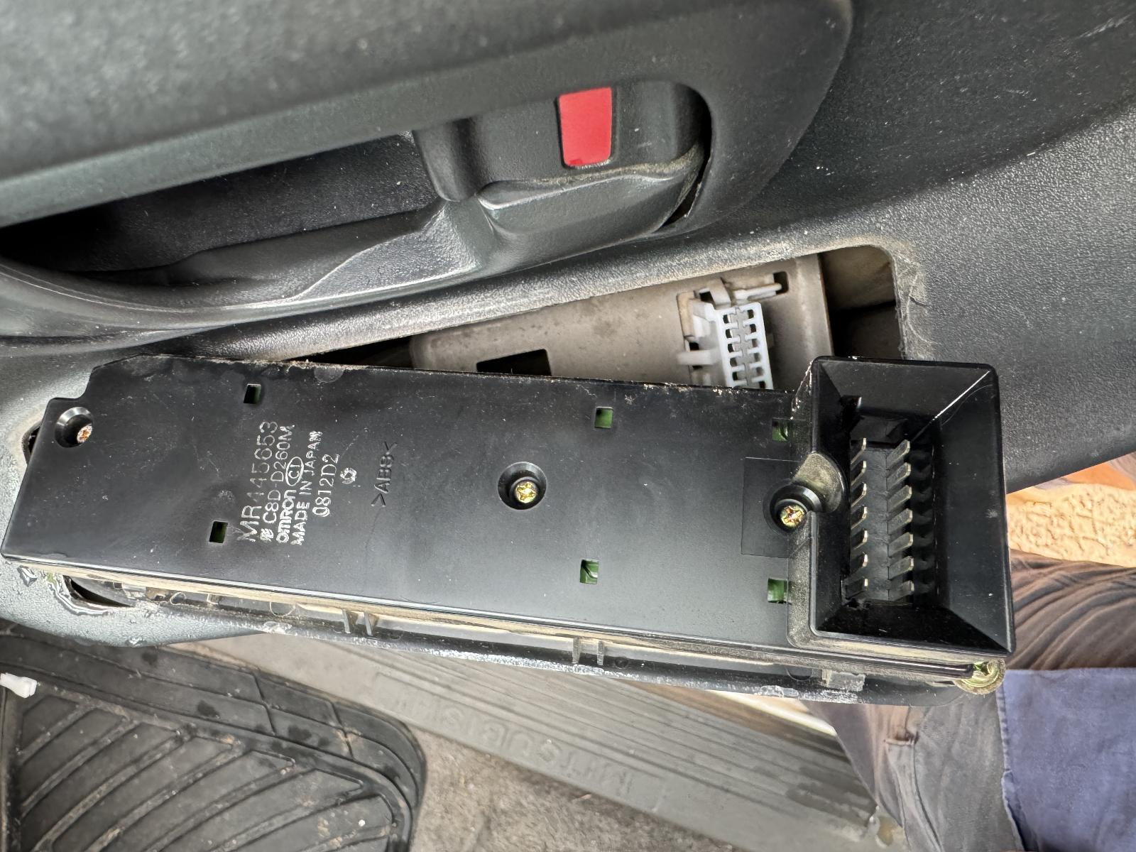 View Auto part Engine MITSUBISHI PAJERO 2002