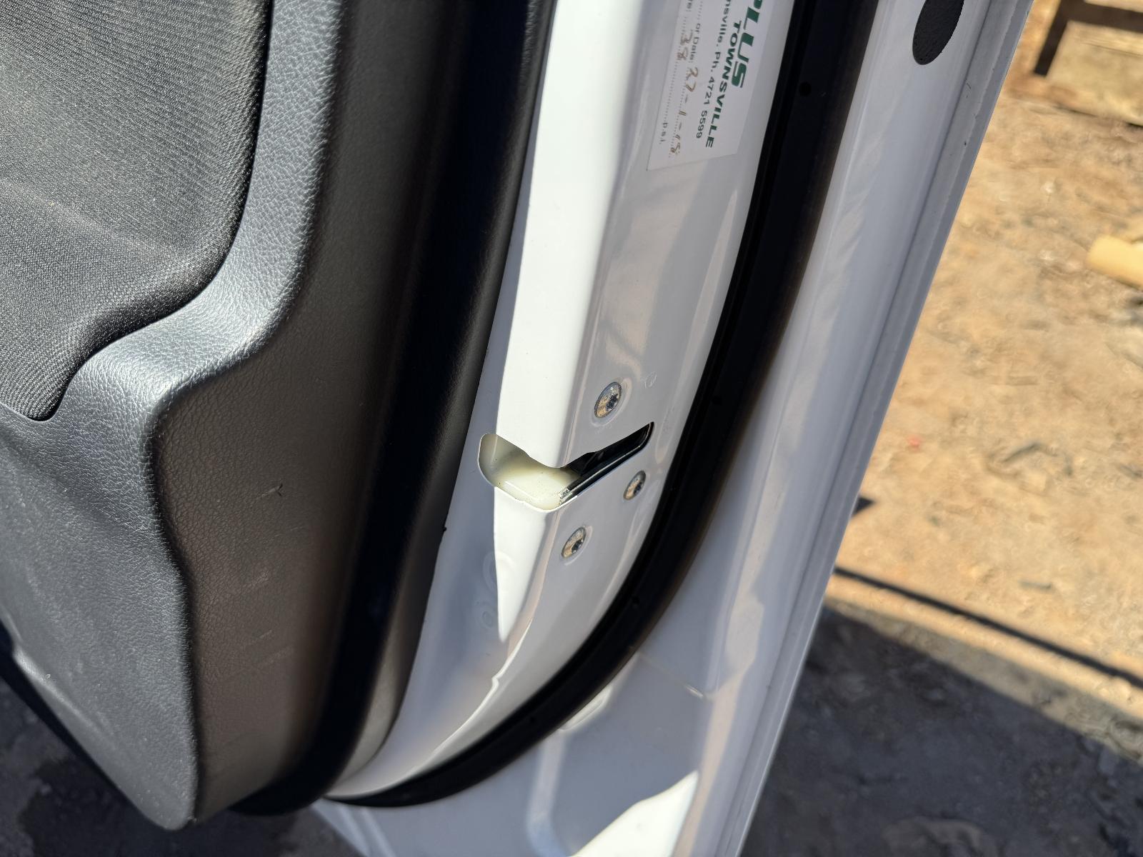 View MITSUBISHI OUTLANDER 2014 5 Door Station Wagon Breaking