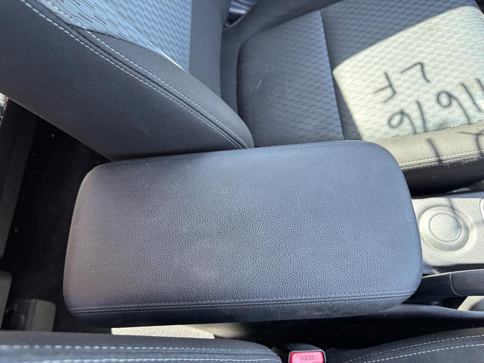 View MITSUBISHI OUTLANDER 2014 5 Door Station Wagon Breaking