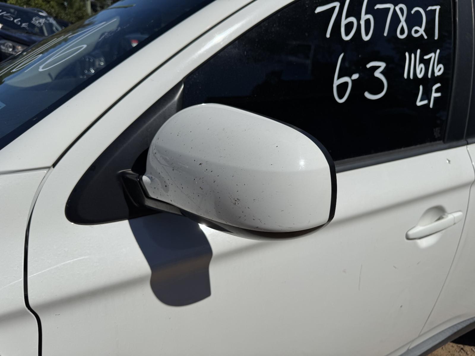 View MITSUBISHI OUTLANDER 2014 5 Door Station Wagon Breaking