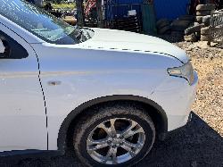 View MITSUBISHI OUTLANDER 2014 5 Door Station Wagon Breaking