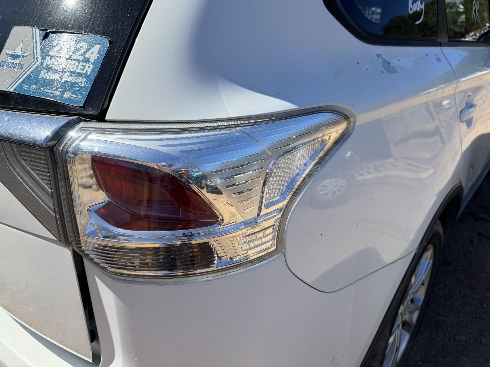 View MITSUBISHI OUTLANDER 2014 5 Door Station Wagon Breaking
