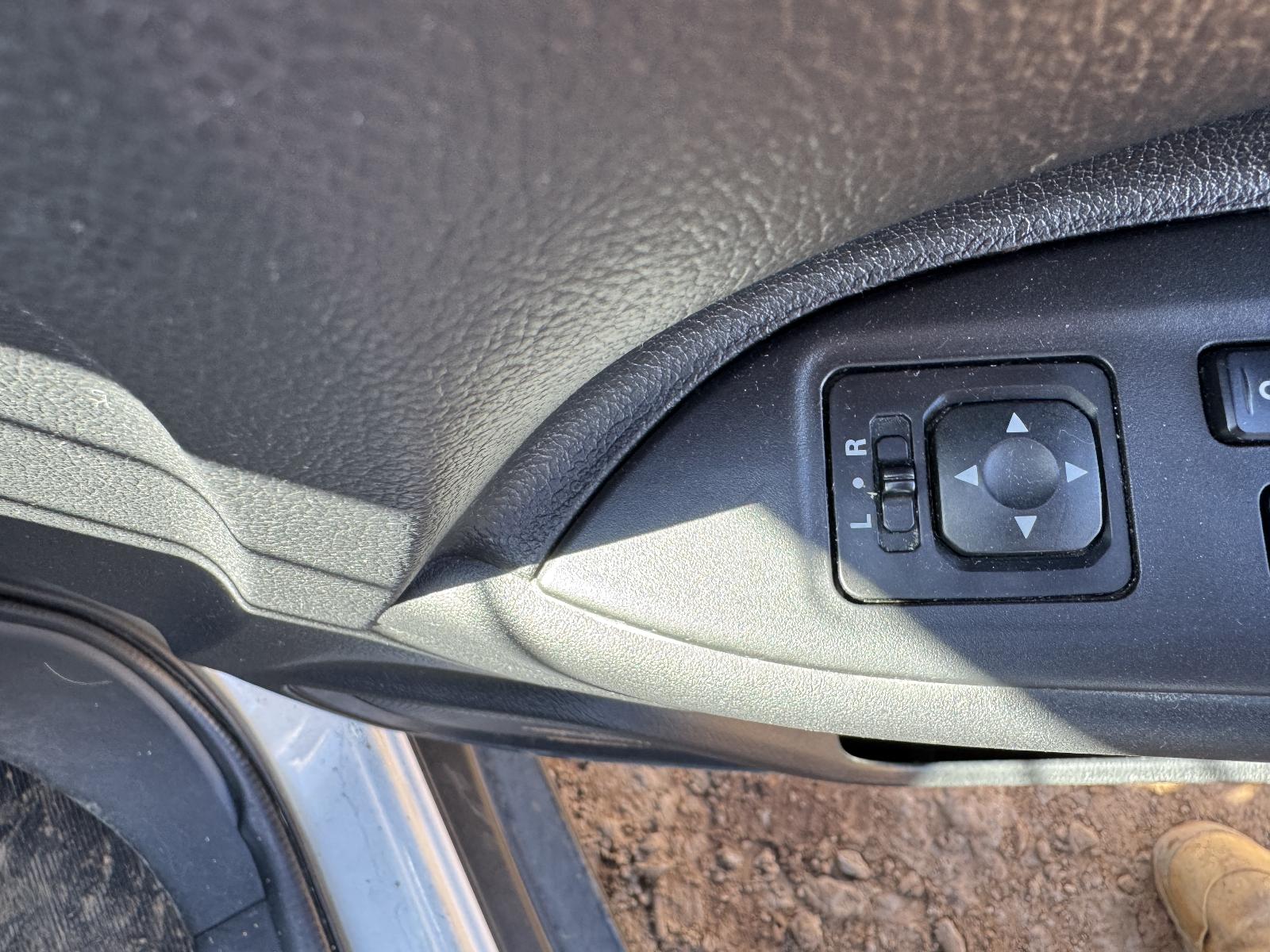View MITSUBISHI OUTLANDER 2014 5 Door Station Wagon Breaking