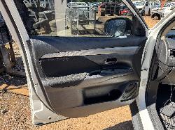View MITSUBISHI OUTLANDER 2014 5 Door Station Wagon Breaking