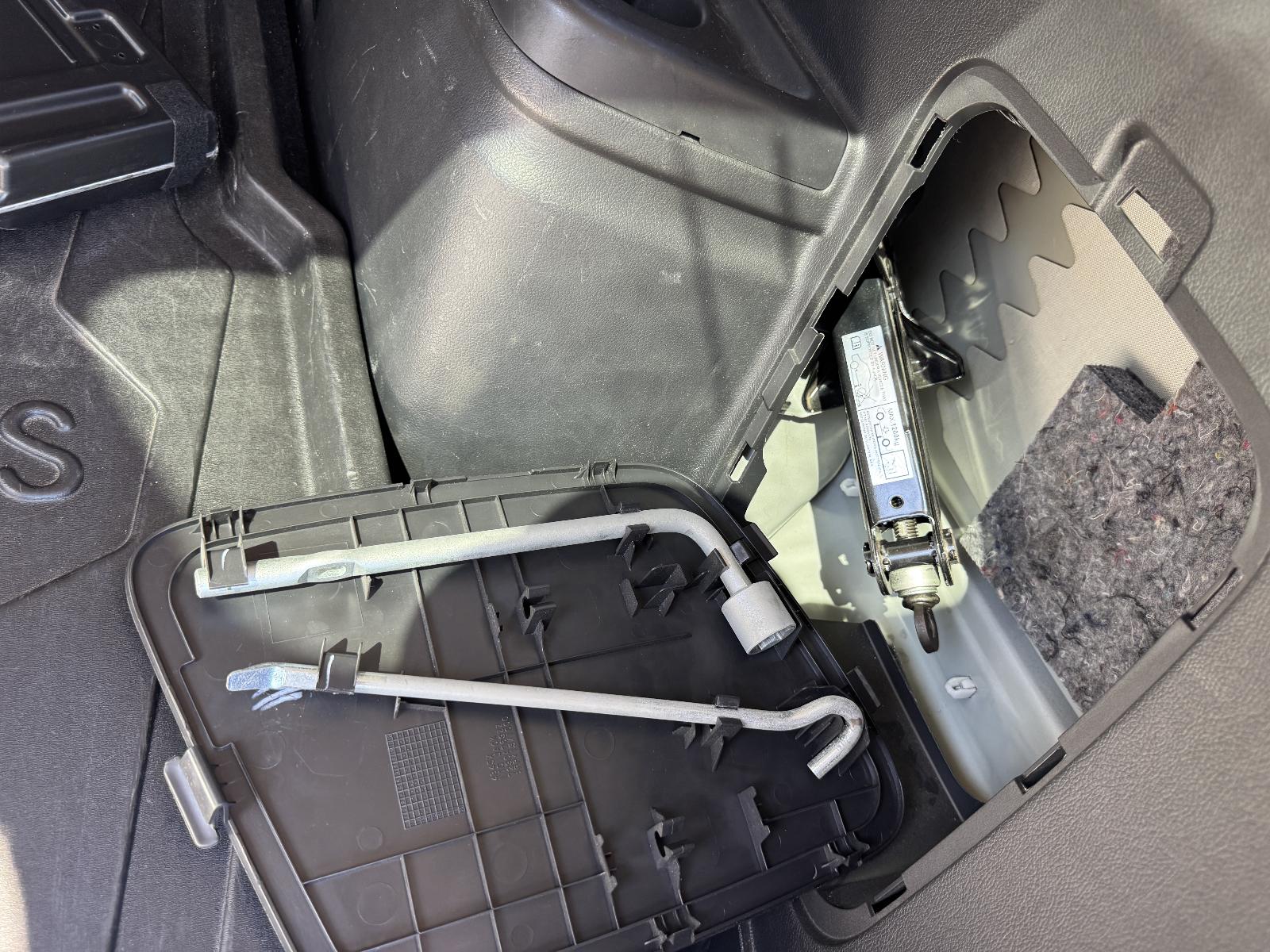 View MITSUBISHI OUTLANDER 2014 5 Door Station Wagon Breaking
