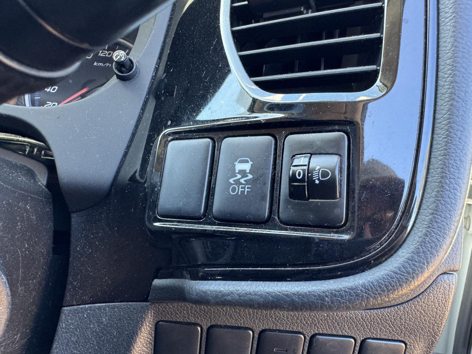 View MITSUBISHI OUTLANDER 2014 5 Door Station Wagon Breaking