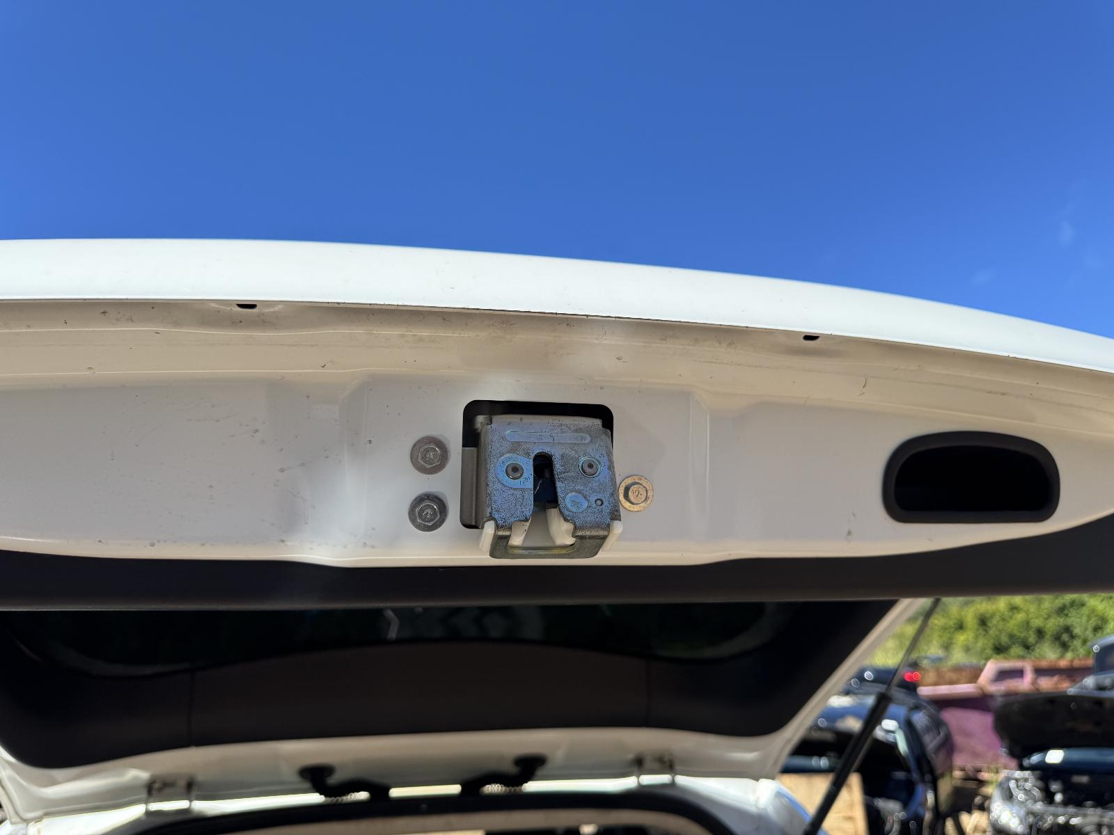 View MITSUBISHI OUTLANDER 2014 5 Door Station Wagon Breaking