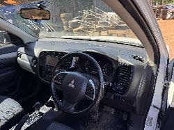 View MITSUBISHI OUTLANDER 2014 5 Door Station Wagon Breaking