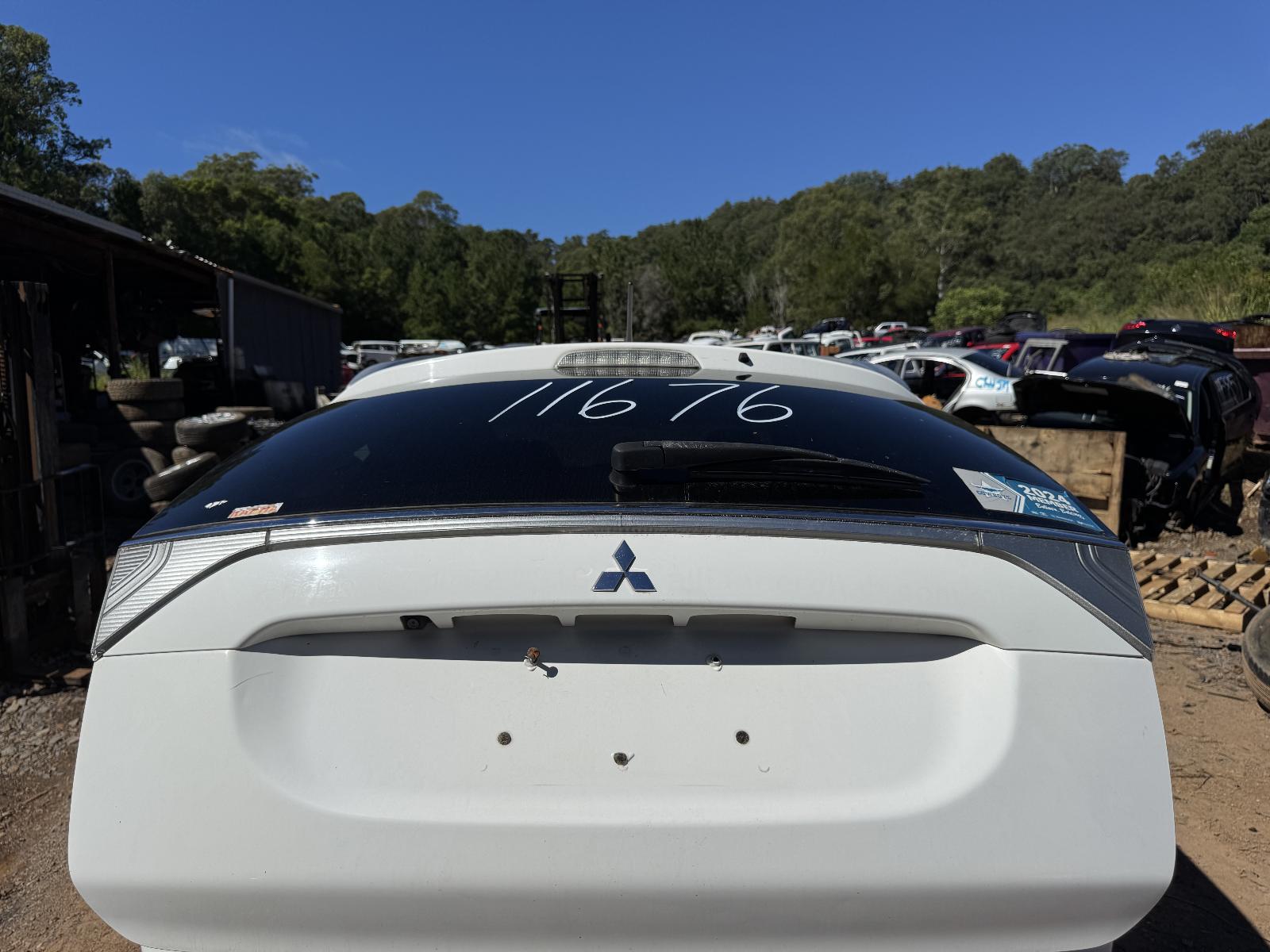 View MITSUBISHI OUTLANDER 2014 5 Door Station Wagon Breaking