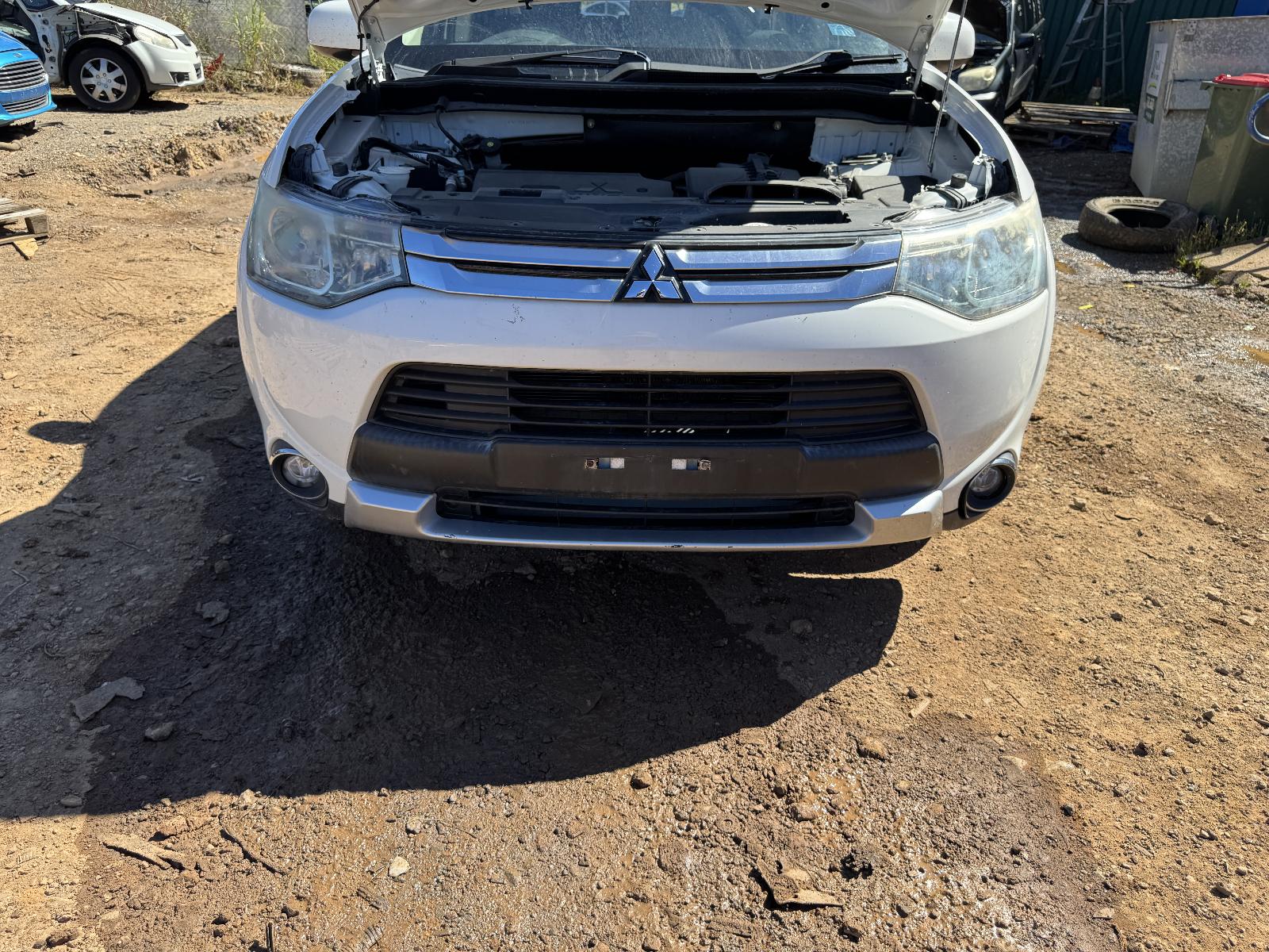 View MITSUBISHI OUTLANDER 2014 5 Door Station Wagon Breaking