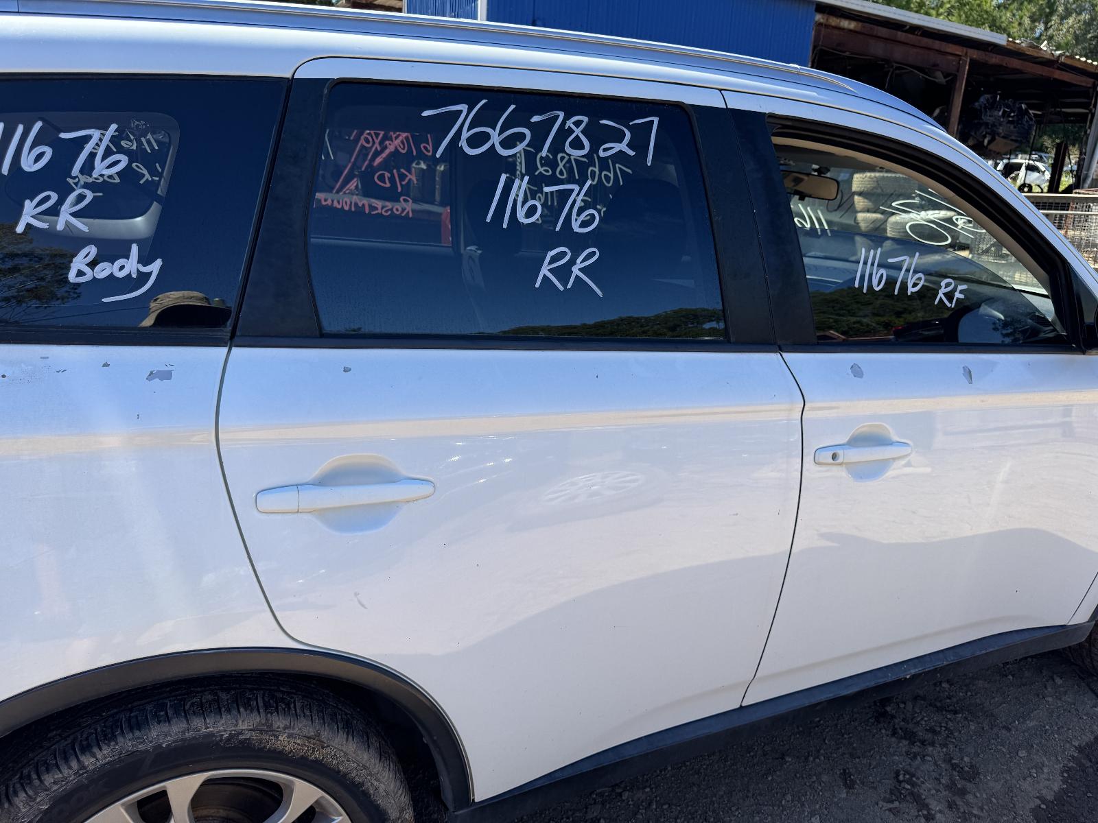 View MITSUBISHI OUTLANDER 2014 5 Door Station Wagon Breaking