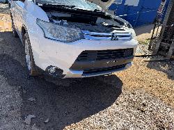 View MITSUBISHI OUTLANDER 2014 5 Door Station Wagon Breaking